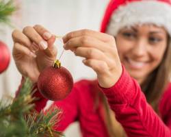 Weihnachtsbaum schmücken - Typischer Schmuck und No-Gos?